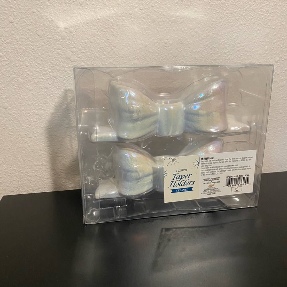 Target Bullseye Ceramic Iridescent Taper Bow-Shaped Candle Holders Set of 2 New - Picture 8 of 10